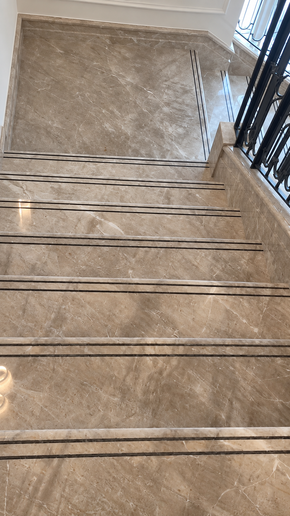 Hotel Corinthia — realizzazione Cluniacensi Marmi