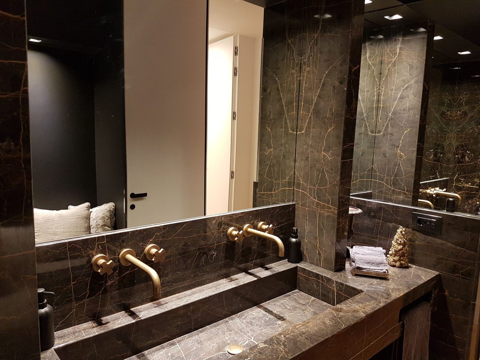 Private House — immagine principale